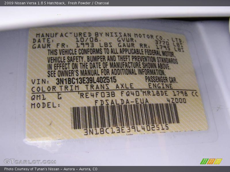 Fresh Powder / Charcoal 2009 Nissan Versa 1.8 S Hatchback
