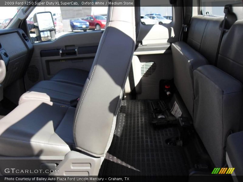 Oxford White / Medium Stone 2009 Ford F250 Super Duty XL SuperCab