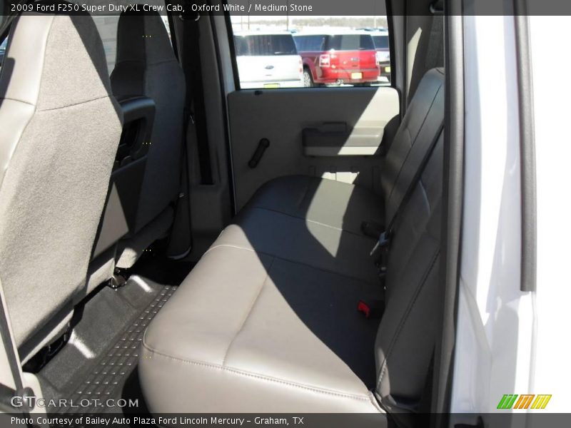 Oxford White / Medium Stone 2009 Ford F250 Super Duty XL Crew Cab