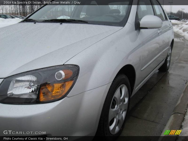 Bright Silver Metallic / Gray 2009 Kia Spectra EX Sedan