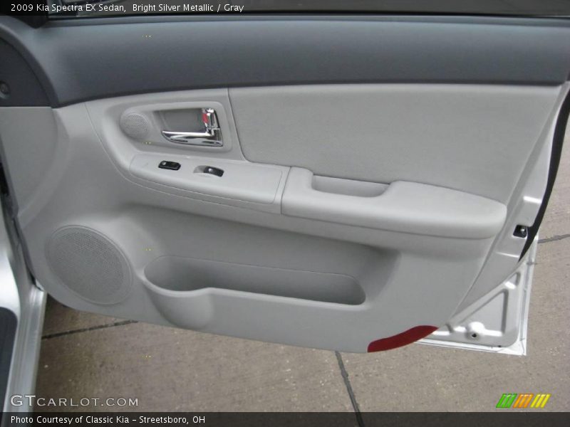Bright Silver Metallic / Gray 2009 Kia Spectra EX Sedan