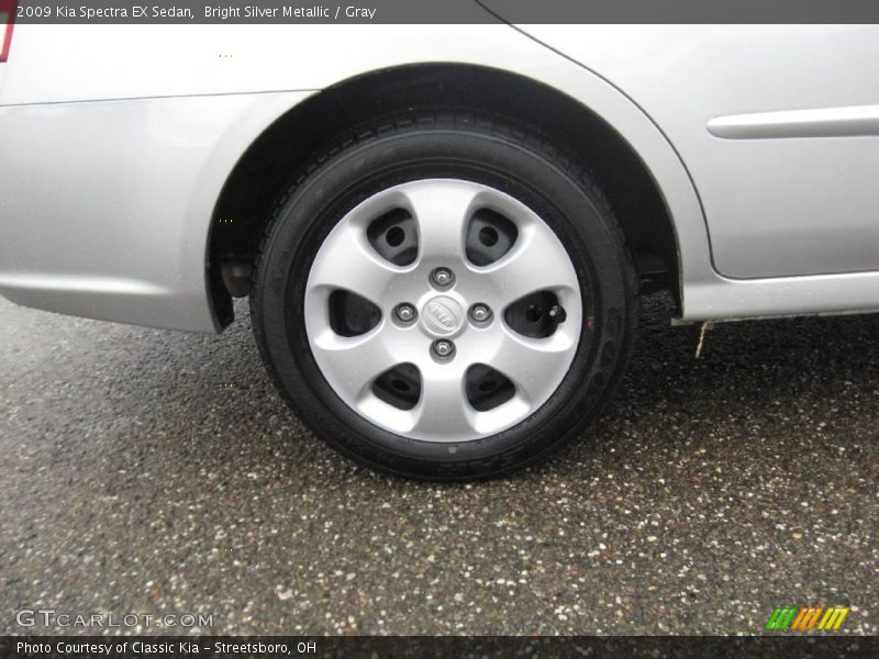 Bright Silver Metallic / Gray 2009 Kia Spectra EX Sedan