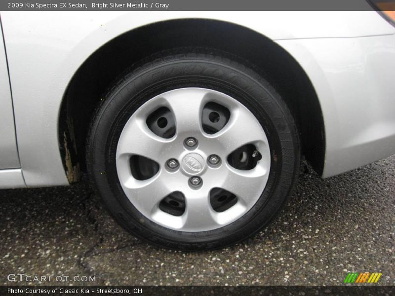Bright Silver Metallic / Gray 2009 Kia Spectra EX Sedan