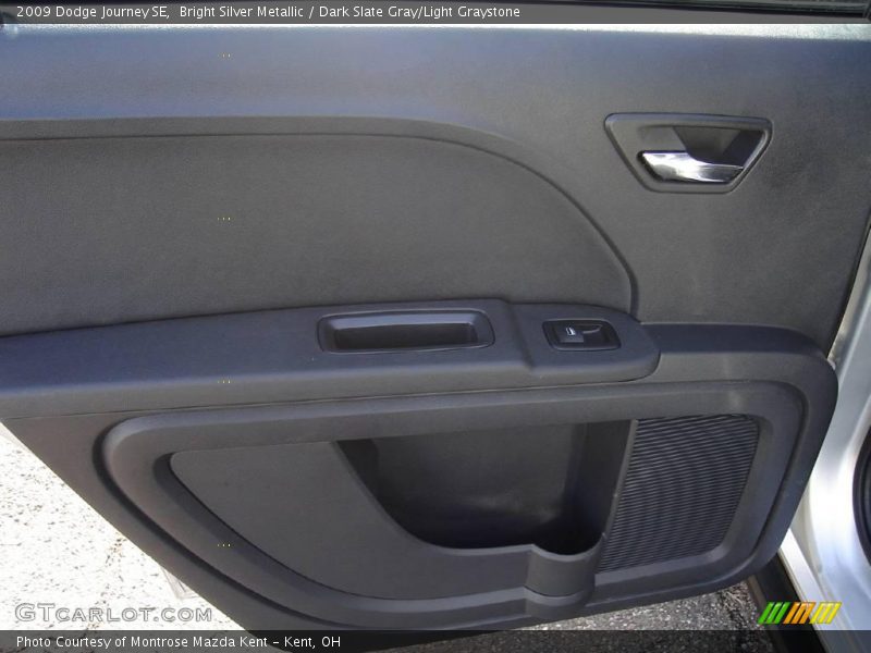 Bright Silver Metallic / Dark Slate Gray/Light Graystone 2009 Dodge Journey SE