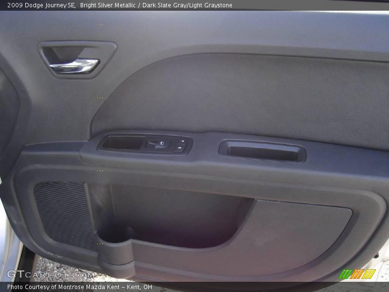 Bright Silver Metallic / Dark Slate Gray/Light Graystone 2009 Dodge Journey SE