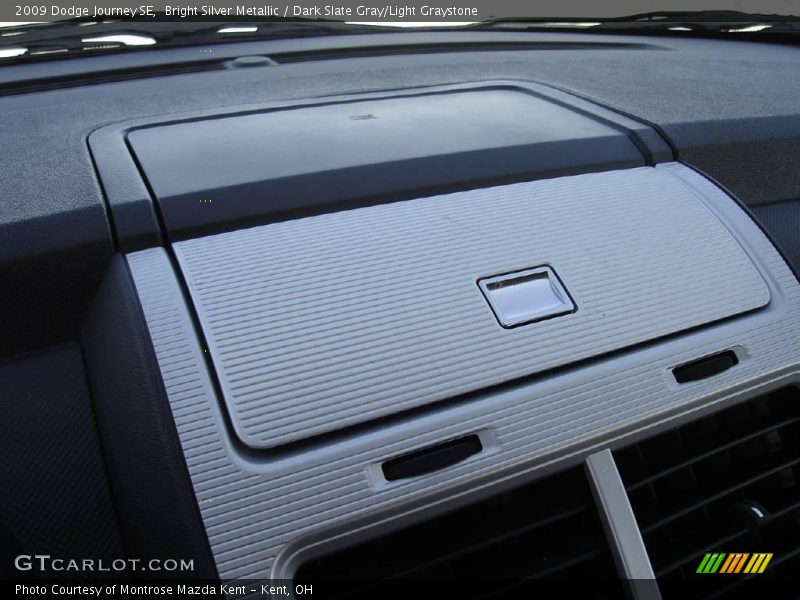 Bright Silver Metallic / Dark Slate Gray/Light Graystone 2009 Dodge Journey SE