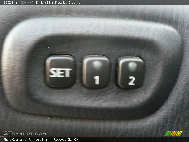 Brilliant Silver Metallic / Graphite 2002 Infiniti QX4 4x4