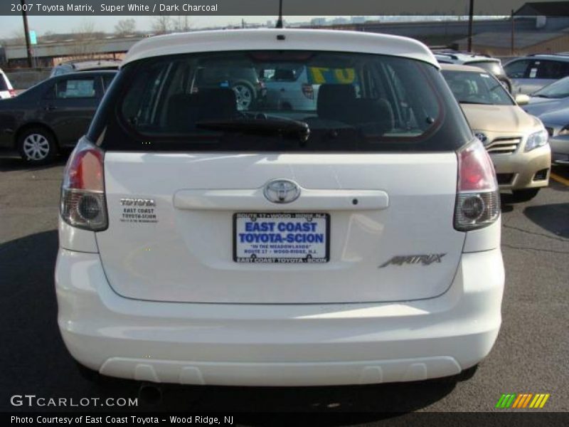 Super White / Dark Charcoal 2007 Toyota Matrix