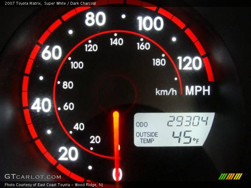 Super White / Dark Charcoal 2007 Toyota Matrix