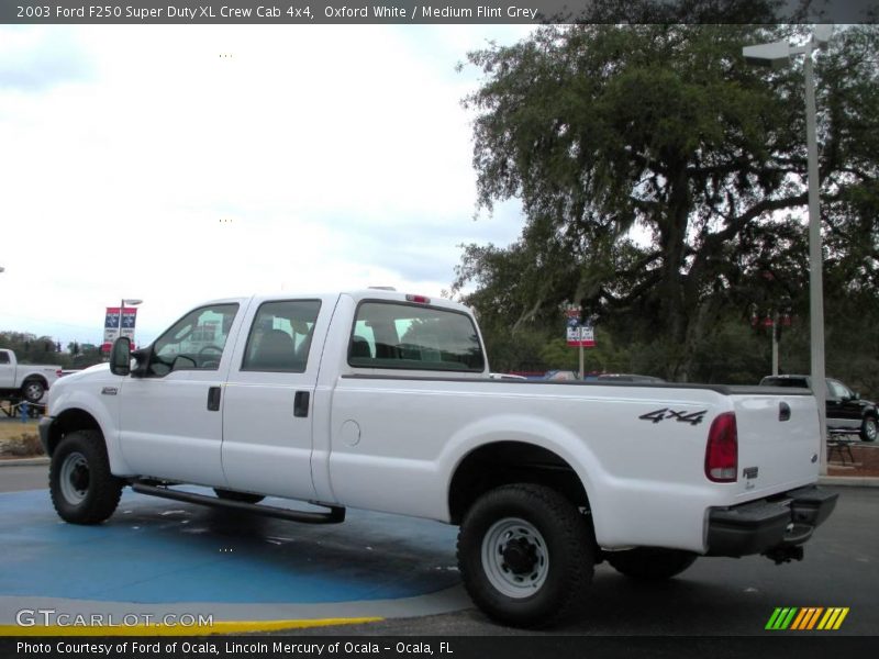 Oxford White / Medium Flint Grey 2003 Ford F250 Super Duty XL Crew Cab 4x4