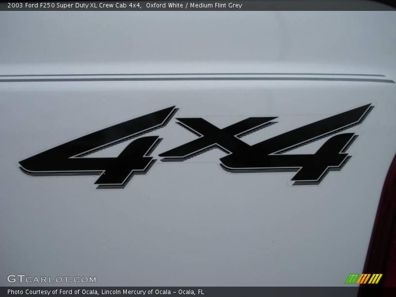 Oxford White / Medium Flint Grey 2003 Ford F250 Super Duty XL Crew Cab 4x4