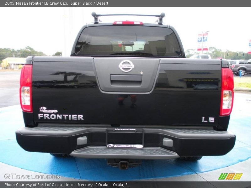 Super Black / Desert 2005 Nissan Frontier LE Crew Cab