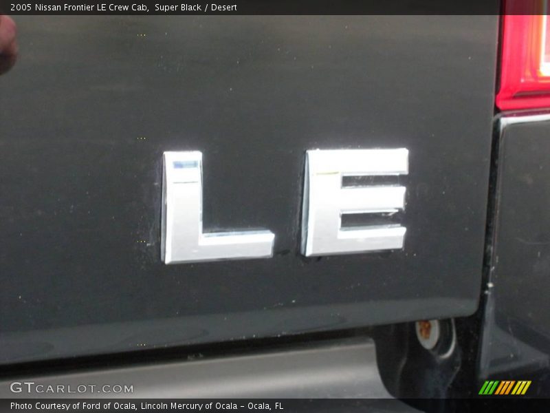 Super Black / Desert 2005 Nissan Frontier LE Crew Cab