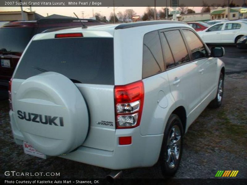 White Pearl / Beige 2007 Suzuki Grand Vitara Luxury