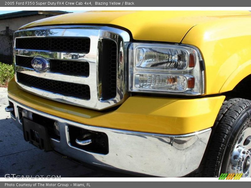 Blazing Yellow / Black 2005 Ford F350 Super Duty FX4 Crew Cab 4x4
