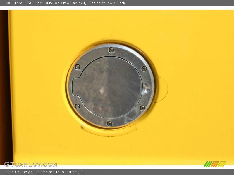 Blazing Yellow / Black 2005 Ford F350 Super Duty FX4 Crew Cab 4x4