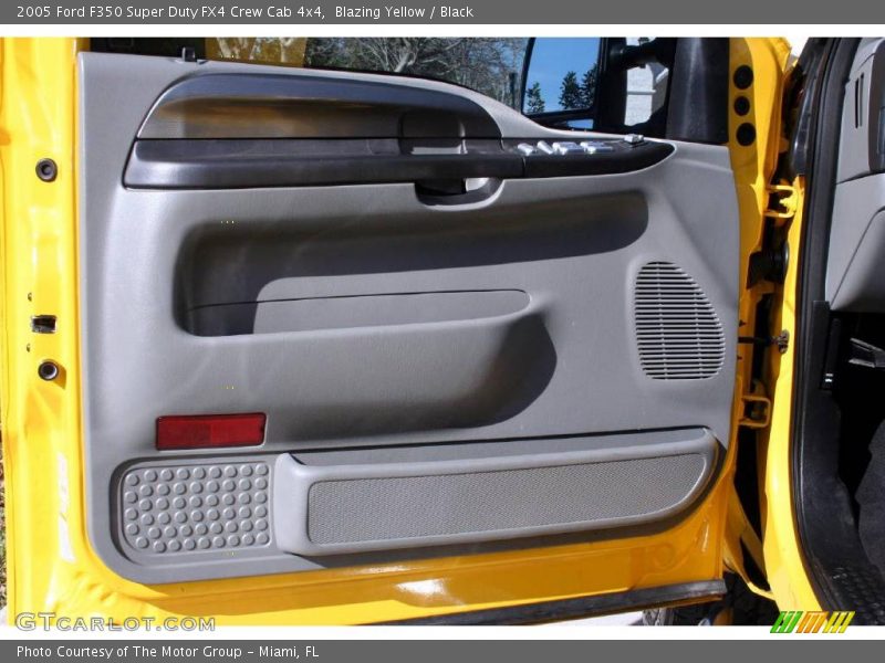 Blazing Yellow / Black 2005 Ford F350 Super Duty FX4 Crew Cab 4x4