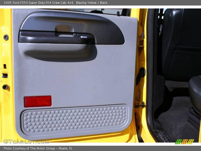 Blazing Yellow / Black 2005 Ford F350 Super Duty FX4 Crew Cab 4x4