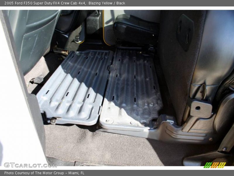 Blazing Yellow / Black 2005 Ford F350 Super Duty FX4 Crew Cab 4x4