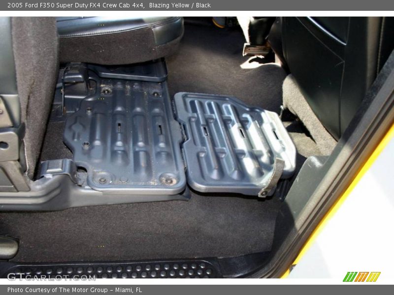 Blazing Yellow / Black 2005 Ford F350 Super Duty FX4 Crew Cab 4x4