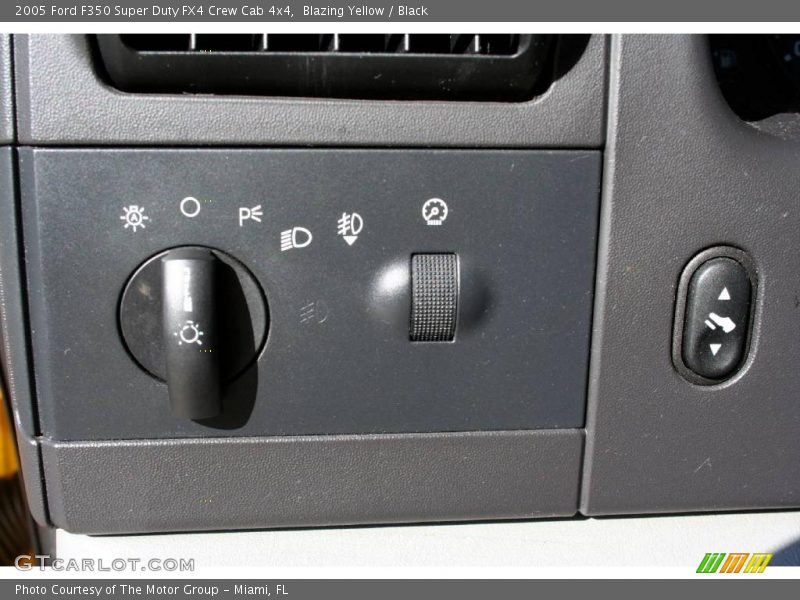 Blazing Yellow / Black 2005 Ford F350 Super Duty FX4 Crew Cab 4x4