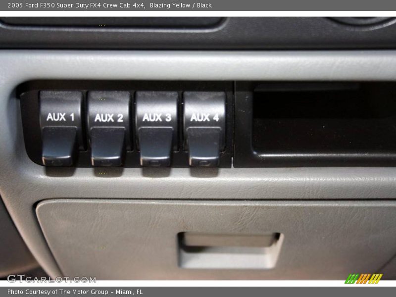 Blazing Yellow / Black 2005 Ford F350 Super Duty FX4 Crew Cab 4x4