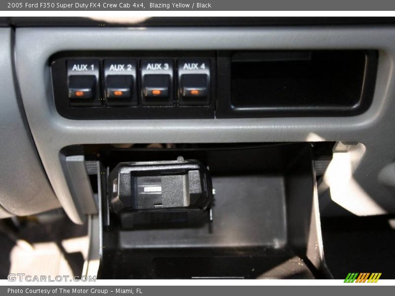 Blazing Yellow / Black 2005 Ford F350 Super Duty FX4 Crew Cab 4x4