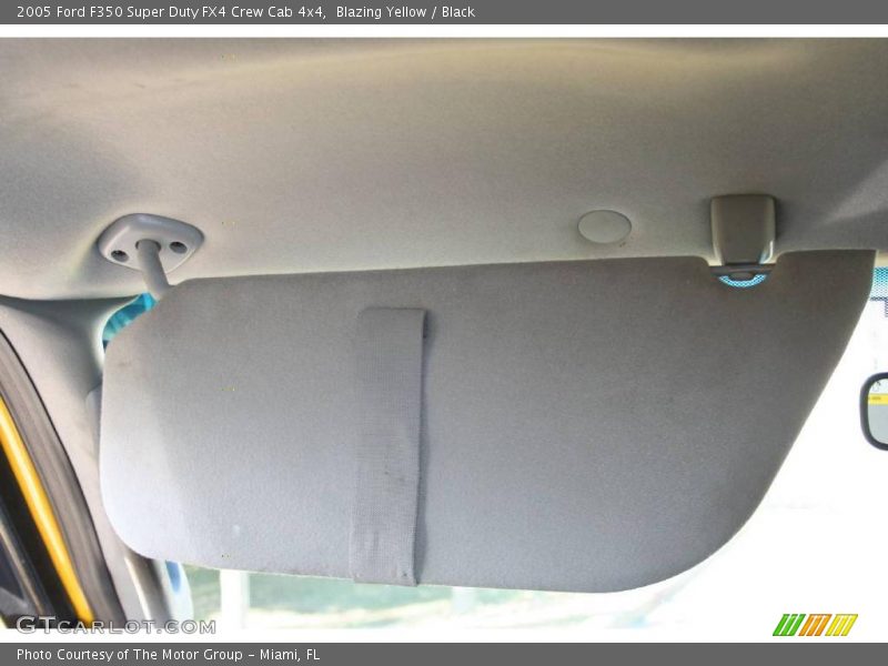 Blazing Yellow / Black 2005 Ford F350 Super Duty FX4 Crew Cab 4x4
