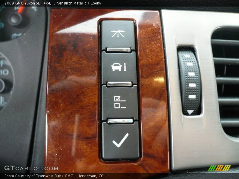 Silver Birch Metallic / Ebony 2009 GMC Yukon SLT 4x4
