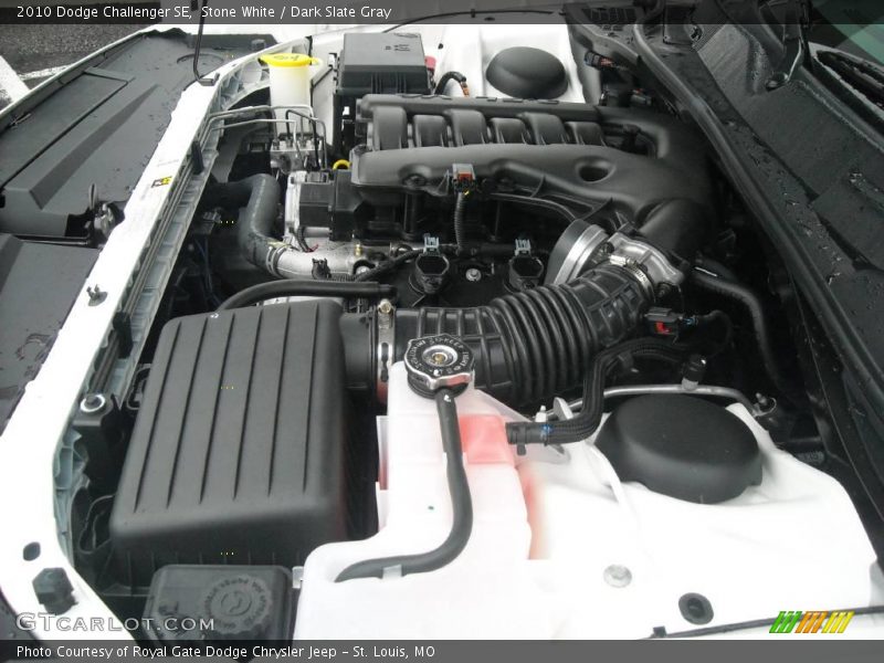 Stone White / Dark Slate Gray 2010 Dodge Challenger SE