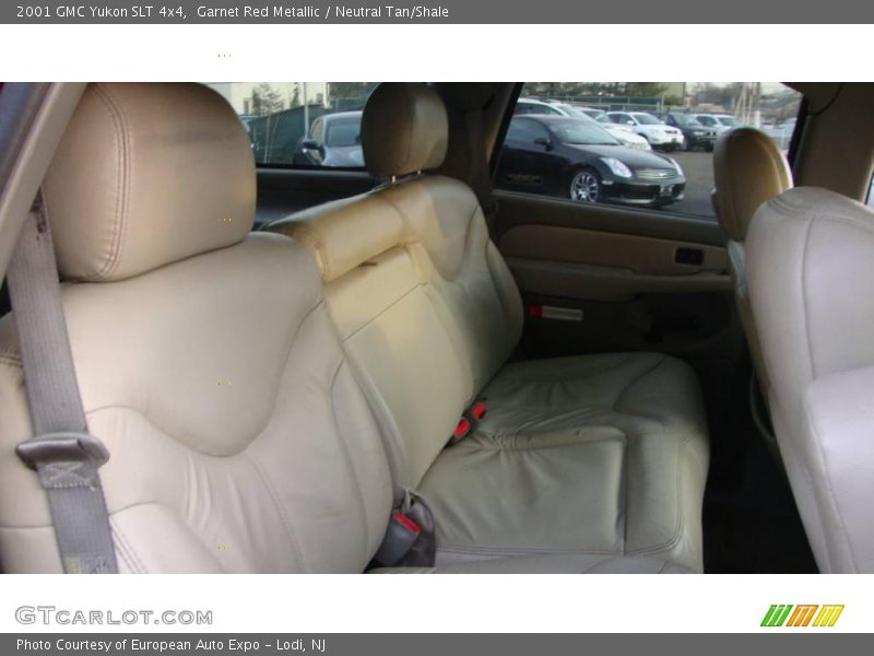 Garnet Red Metallic / Neutral Tan/Shale 2001 GMC Yukon SLT 4x4