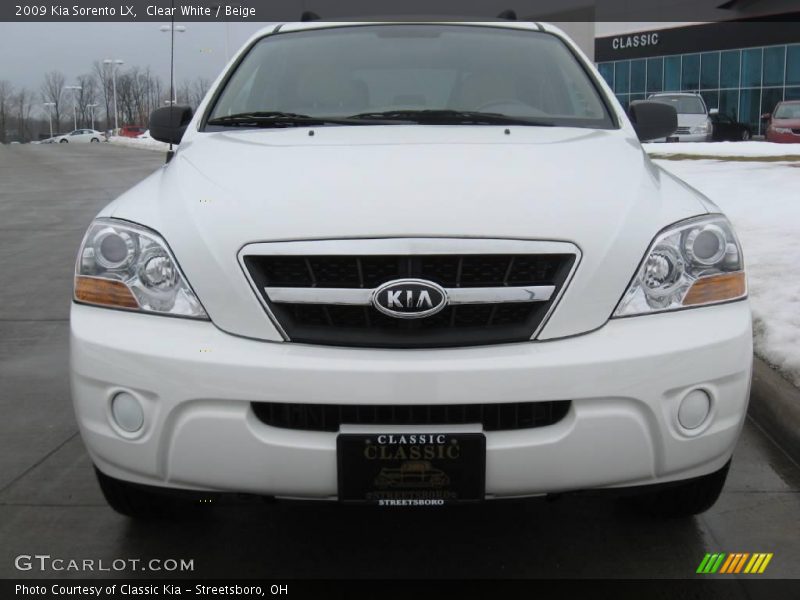 Clear White / Beige 2009 Kia Sorento LX