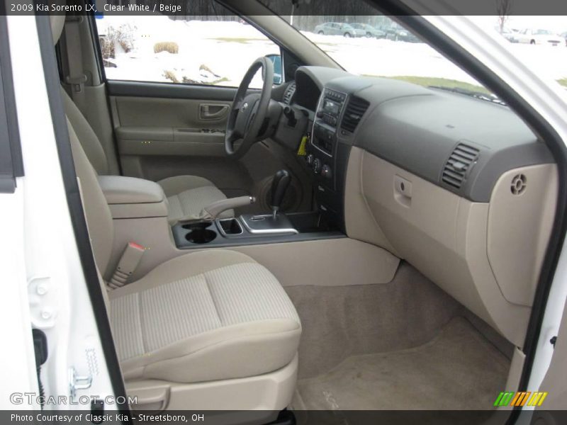 Clear White / Beige 2009 Kia Sorento LX