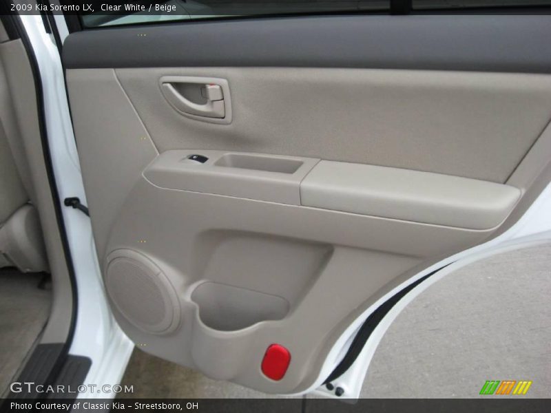 Clear White / Beige 2009 Kia Sorento LX