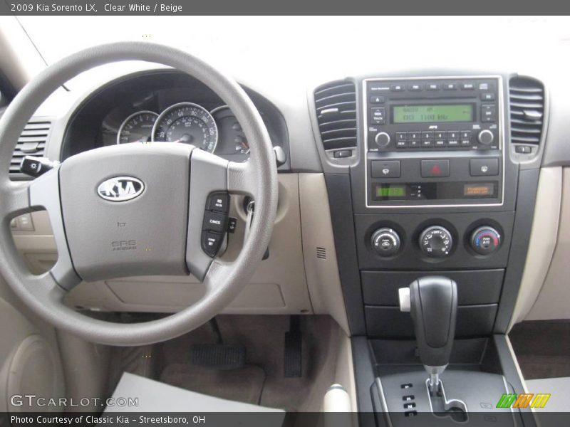 Clear White / Beige 2009 Kia Sorento LX