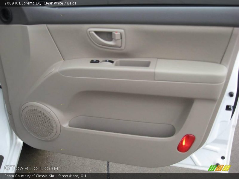 Clear White / Beige 2009 Kia Sorento LX