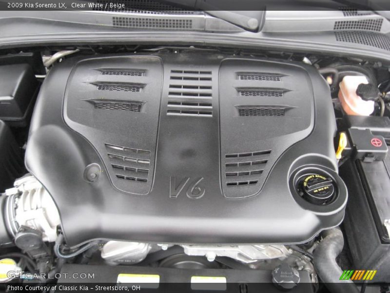 Clear White / Beige 2009 Kia Sorento LX