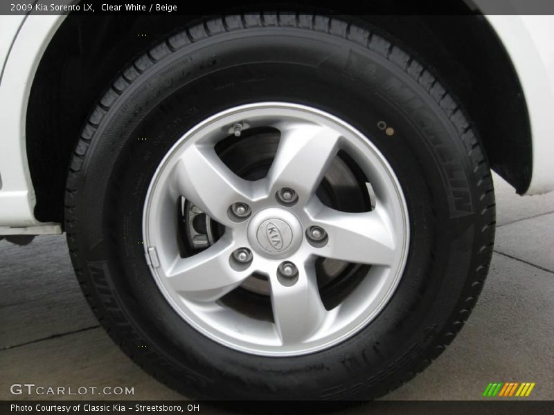 Clear White / Beige 2009 Kia Sorento LX
