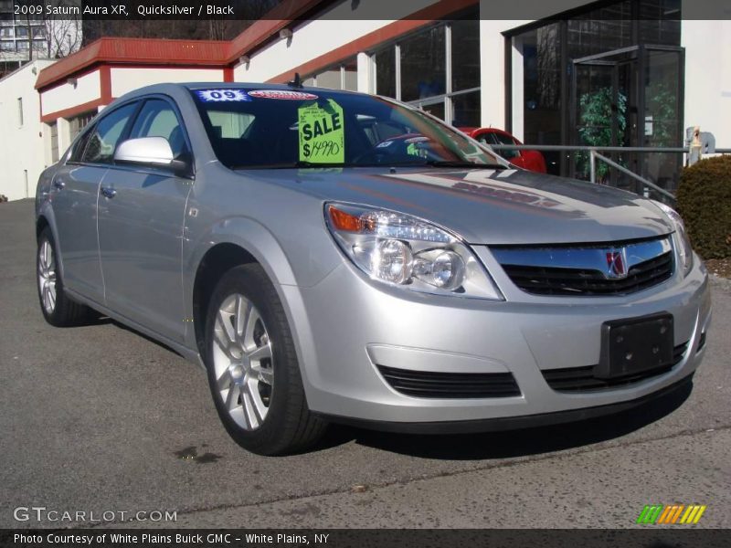 Quicksilver / Black 2009 Saturn Aura XR