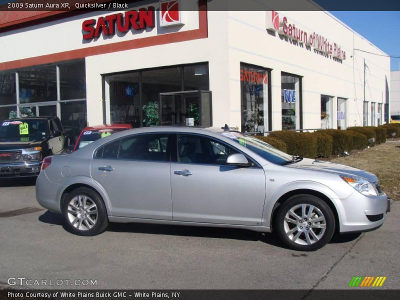 Quicksilver / Black 2009 Saturn Aura XR