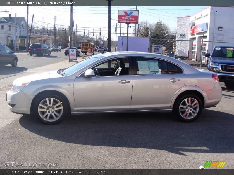 Quicksilver / Black 2009 Saturn Aura XR