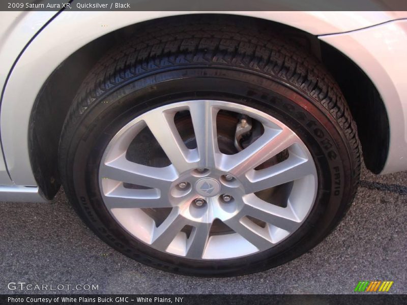 Quicksilver / Black 2009 Saturn Aura XR