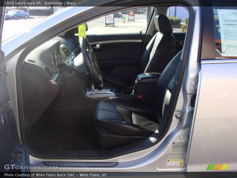 Quicksilver / Black 2009 Saturn Aura XR