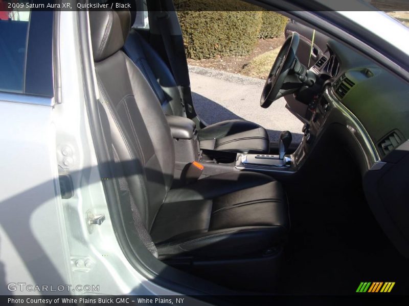 Quicksilver / Black 2009 Saturn Aura XR