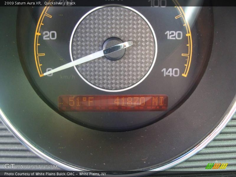 Quicksilver / Black 2009 Saturn Aura XR