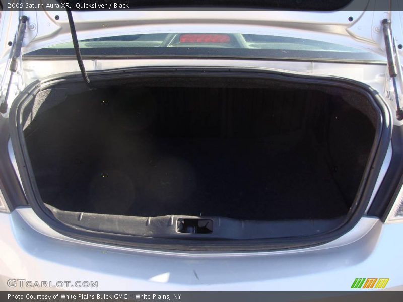 Quicksilver / Black 2009 Saturn Aura XR