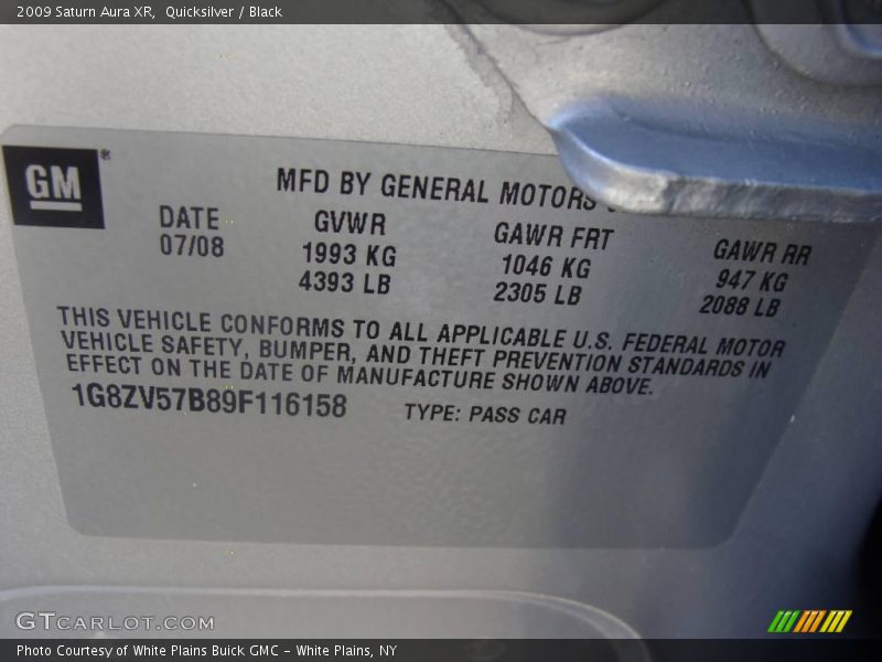 Quicksilver / Black 2009 Saturn Aura XR