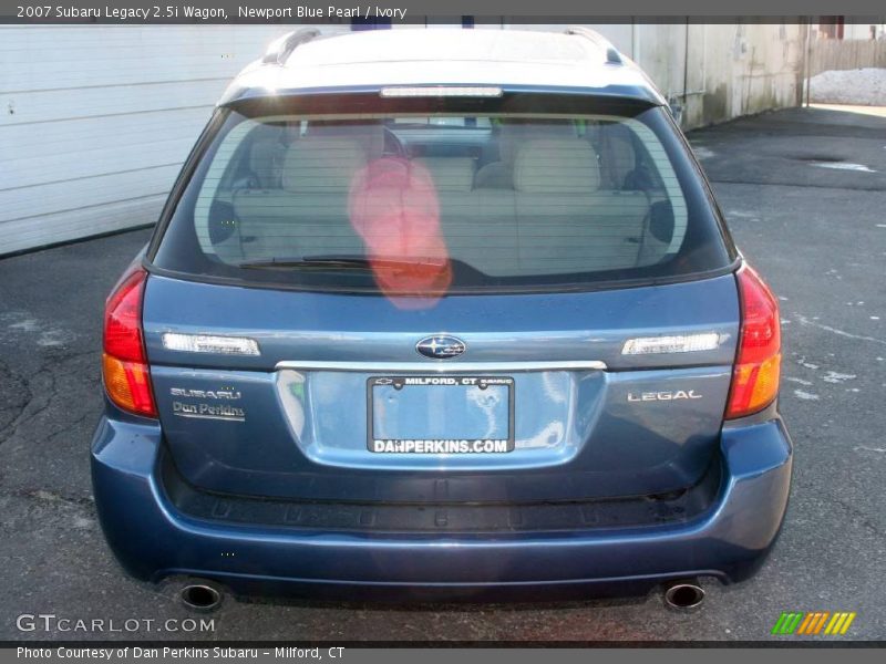 Newport Blue Pearl / Ivory 2007 Subaru Legacy 2.5i Wagon