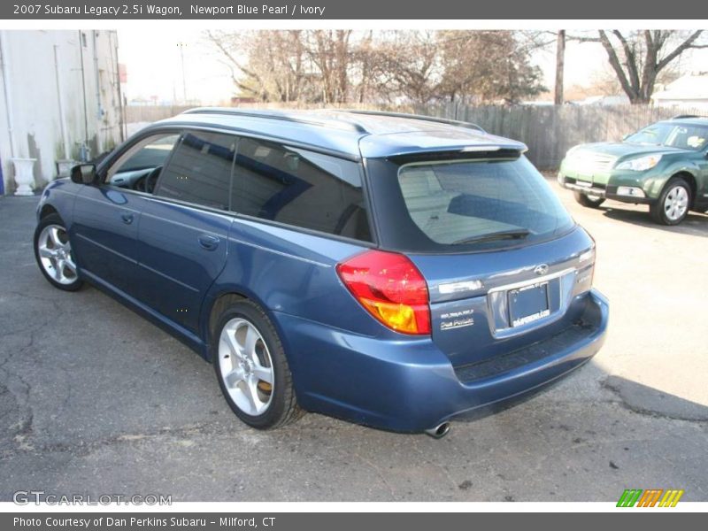 Newport Blue Pearl / Ivory 2007 Subaru Legacy 2.5i Wagon
