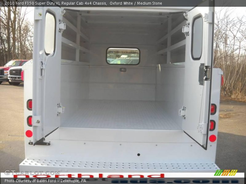 Oxford White / Medium Stone 2010 Ford F350 Super Duty XL Regular Cab 4x4 Chassis